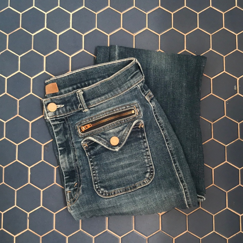 Vintage blue washed jean with front square pockets